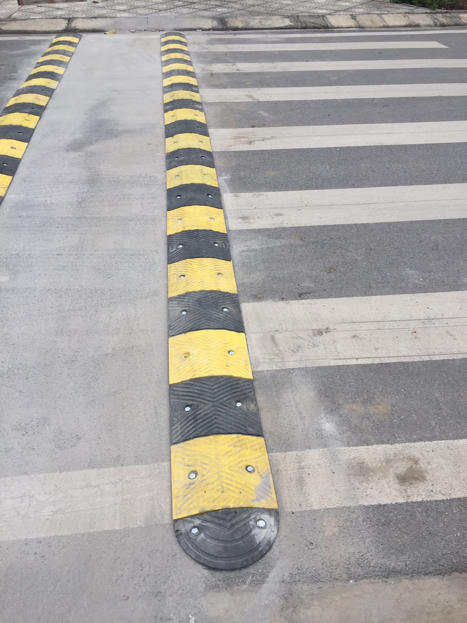 Hướng dẫn lắp gờ giảm tốc theo tiêu chuẩn